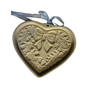 Pampered Chef Autumn Winter Wreath Heart Stoneware Ornament Limited‎ Edition